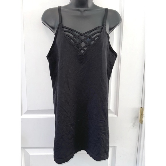 Zenana Outfitters Seamless Lattice Front Cami with Adjustable Straps - Picture 2 of 3